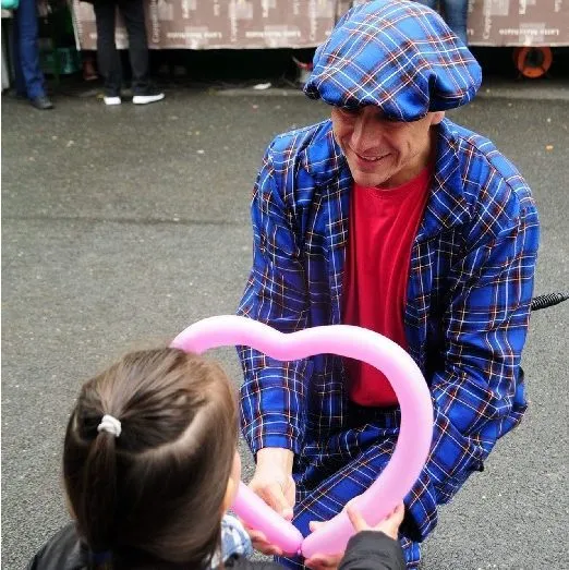 Ballonmodellage – bunte Ballontiere für Kinder