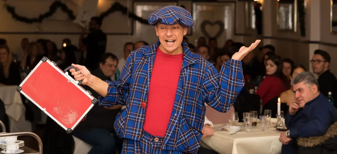 Clown Zauberer LIAR bei einer Zaubershow