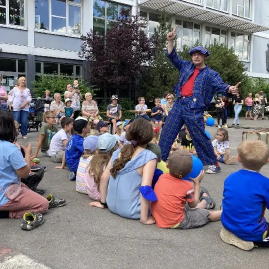 Auftritt Zaubershow mit Clown Zauberer