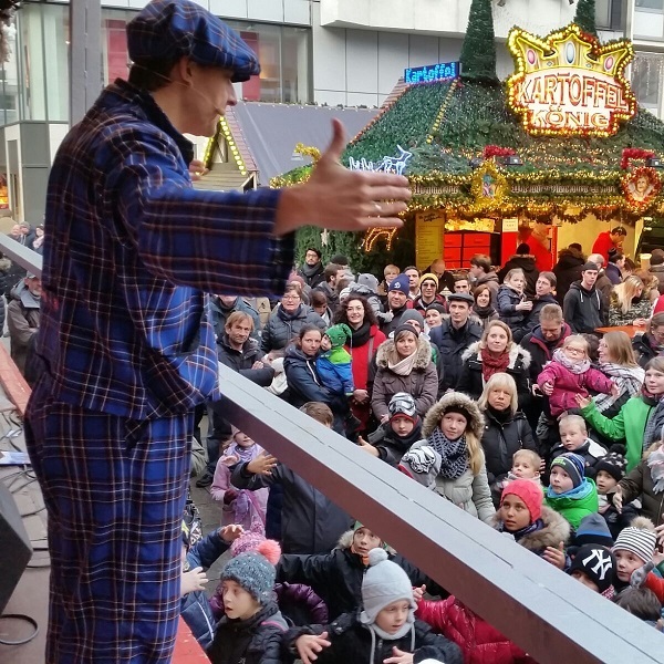 Zaubervorführung auf dem Weihnachtsmarkt Dortmund - Nähe Essen